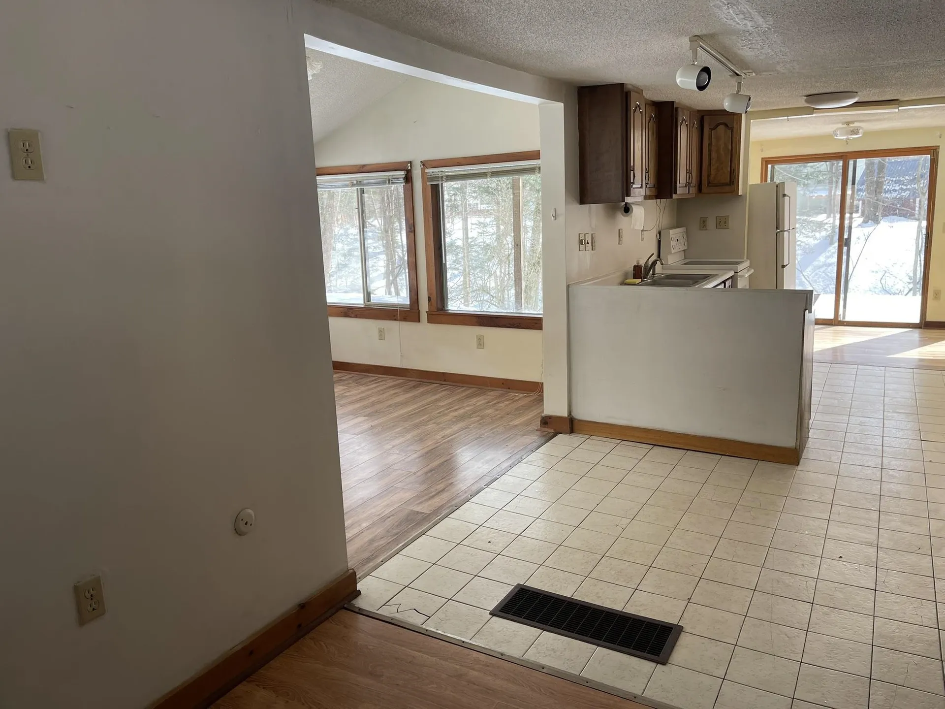 33-35 Chapel Grove Claremont NH 03743