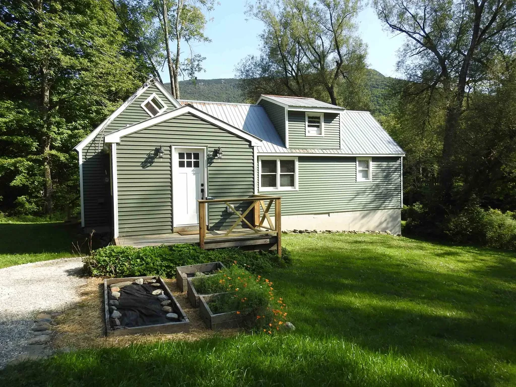 1471 Back Road Belvidere VT 05442