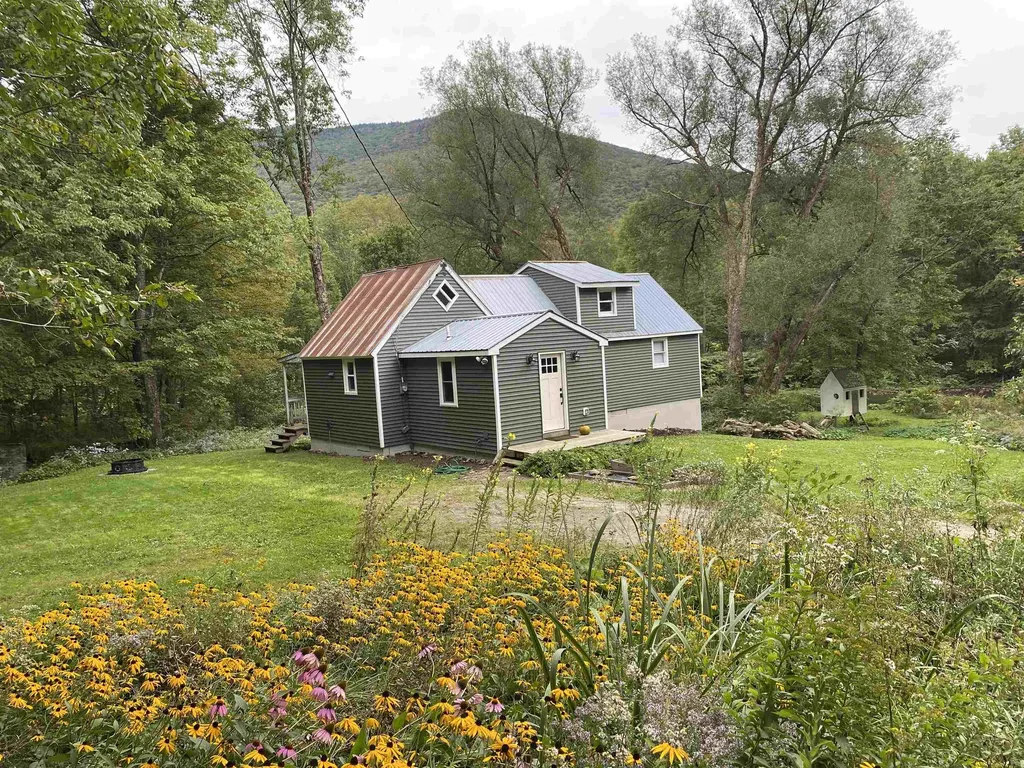 1471 Back Road Belvidere VT 05442