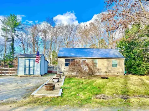 28 Newport Drive Barnstead NH 03225