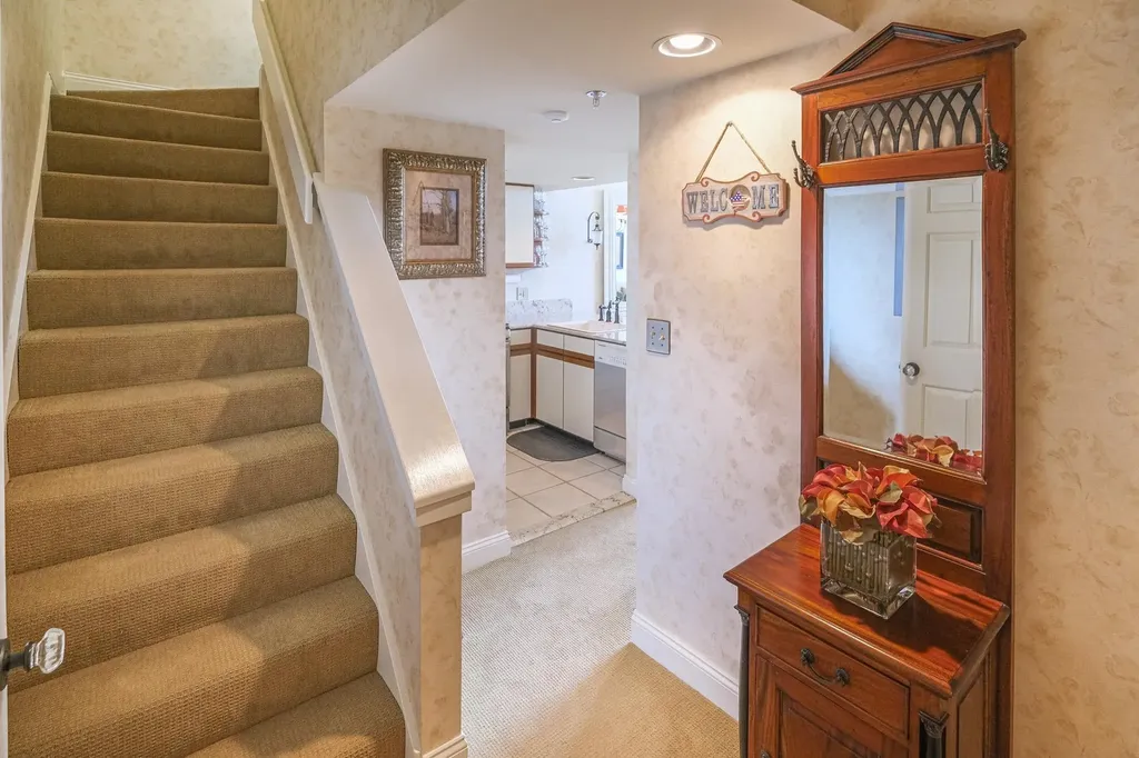 101 White Loop Ludlow VT 05149