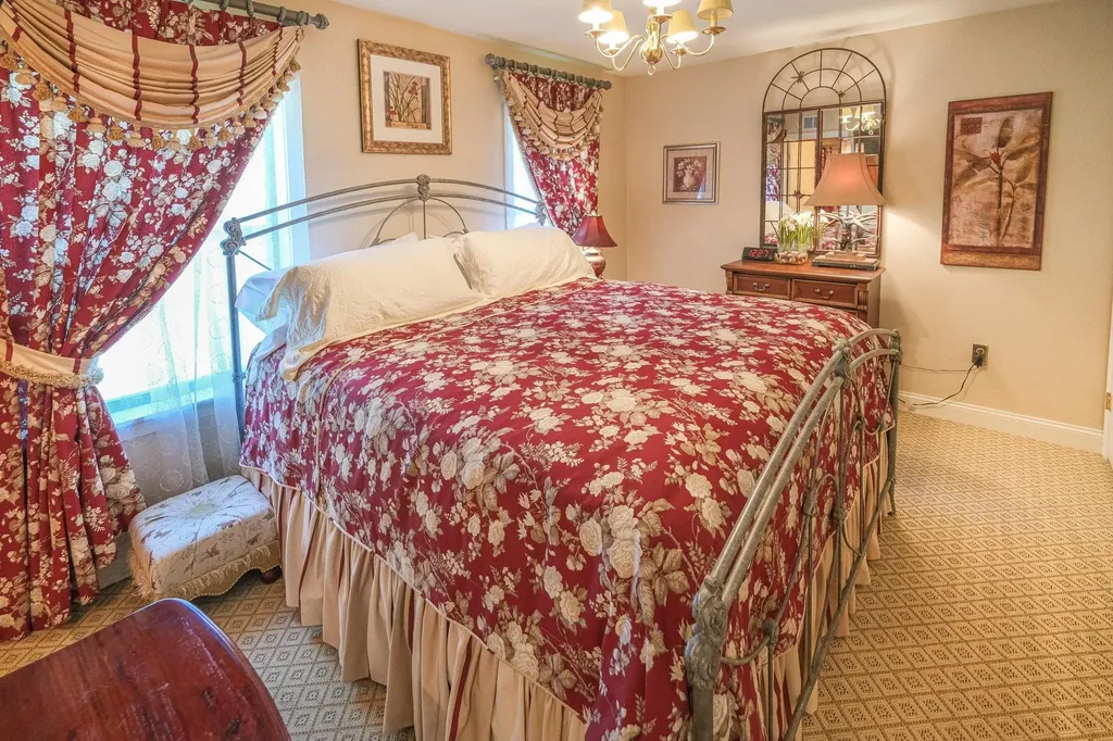 101 White Loop Ludlow VT 05149