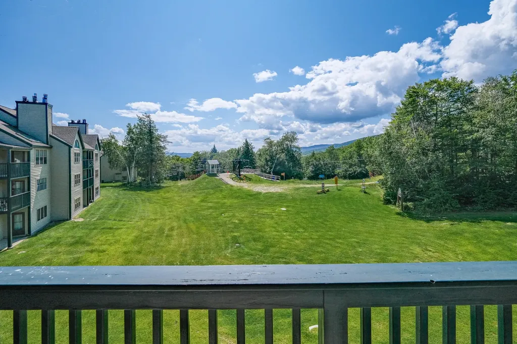 101 White Loop Ludlow VT 05149