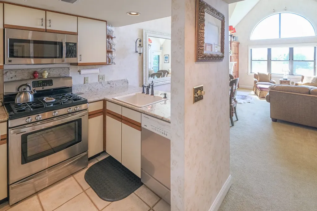 101 White Loop Ludlow VT 05149