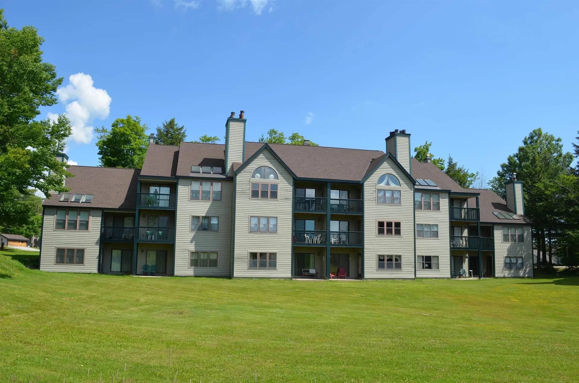 101 White Loop Ludlow VT 05149