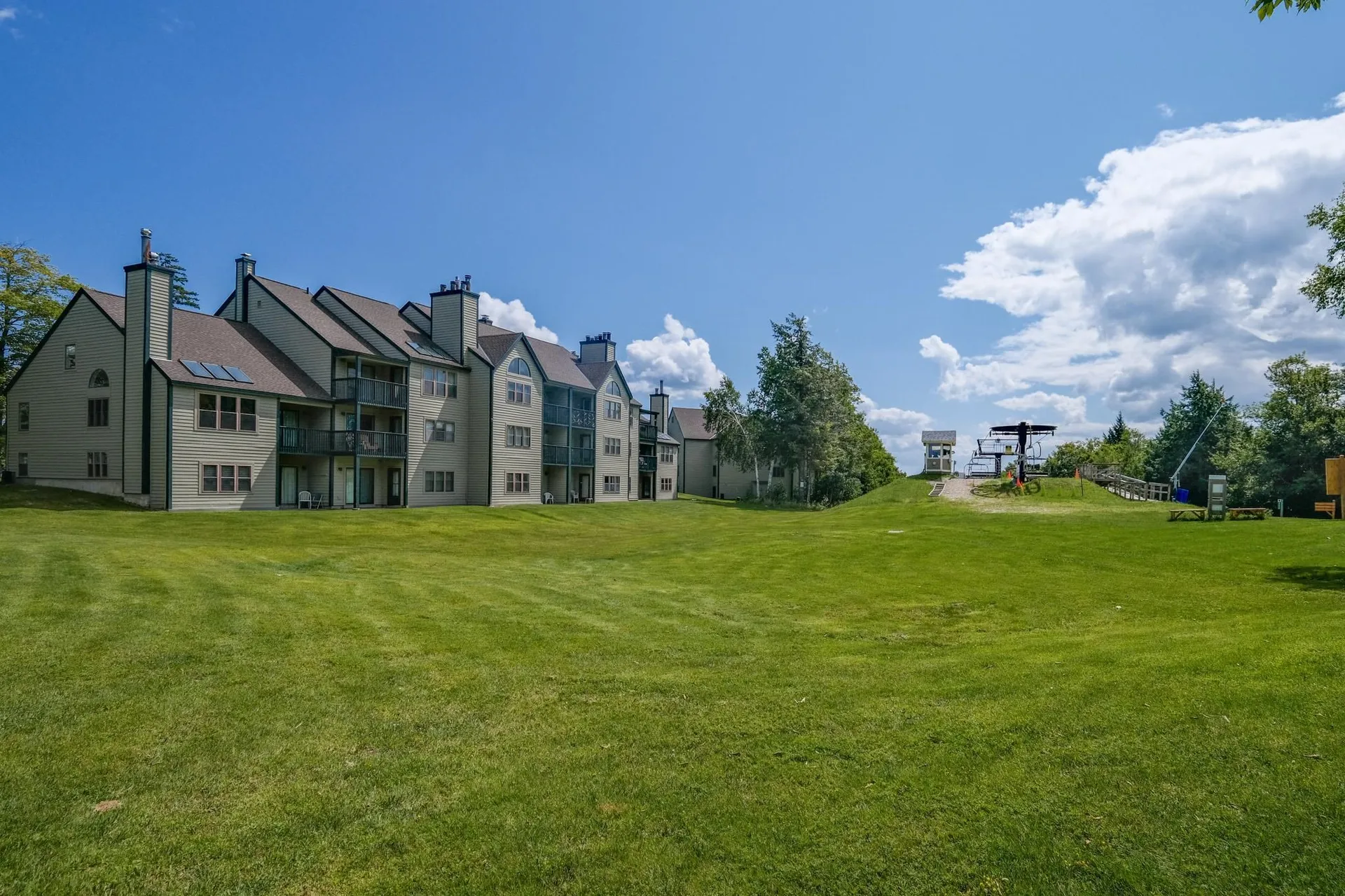 101 White Loop Ludlow VT 05149