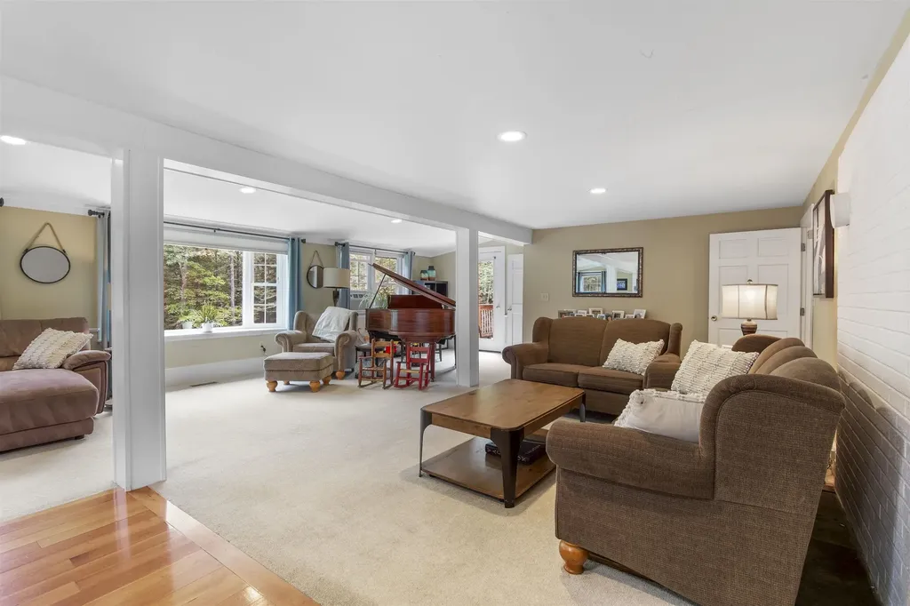 58 Oak Hill Road New Ipswich NH 03071