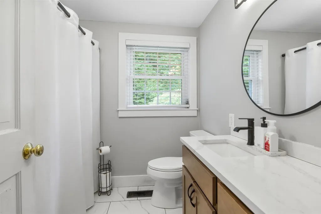 58 Oak Hill Road New Ipswich NH 03071