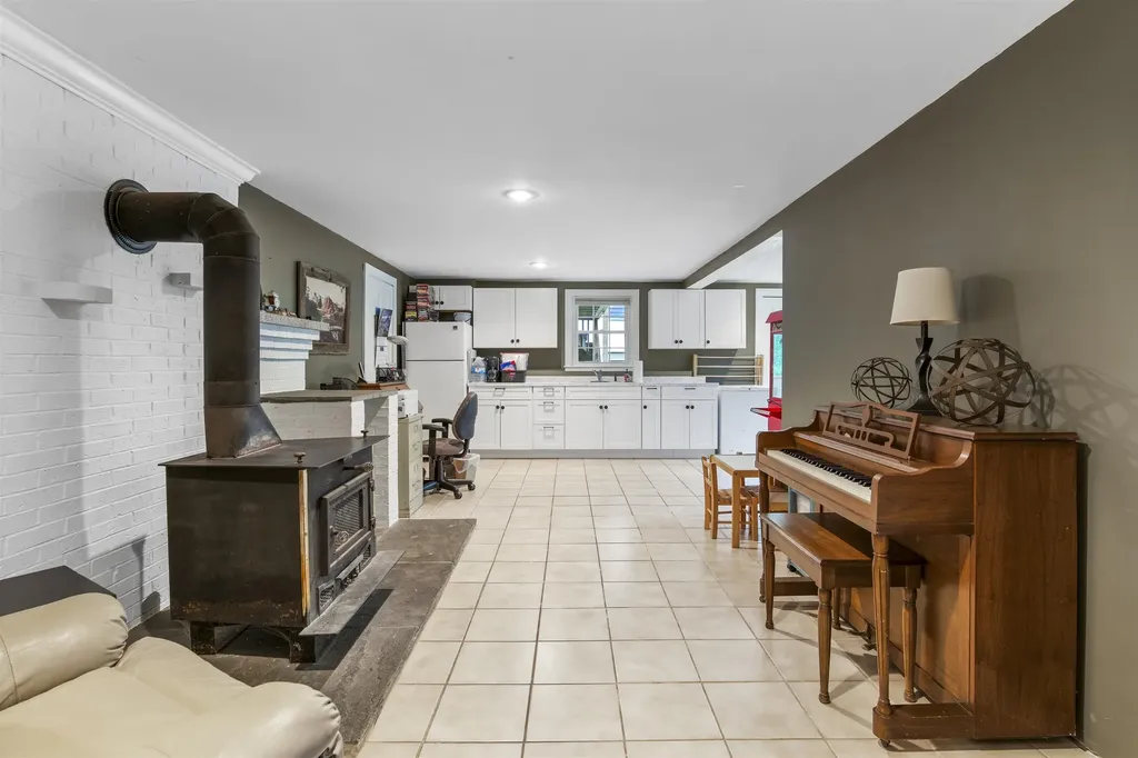 58 Oak Hill Road New Ipswich NH 03071