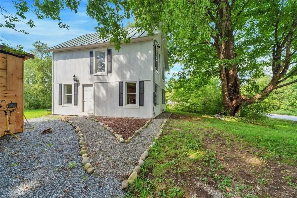 127 New Street Fairfield VT 05448