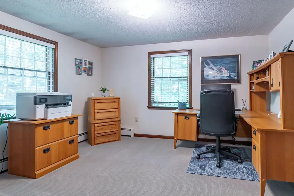 30 Raintree Drive Londonderry NH 03053