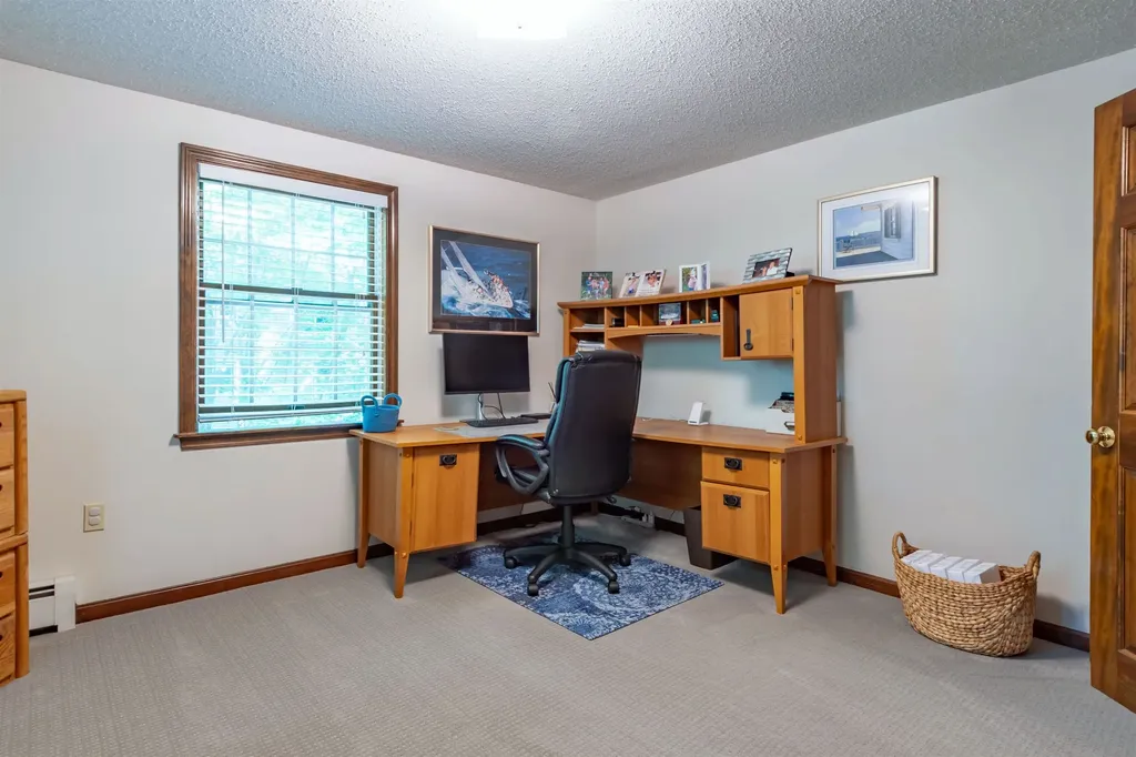 30 Raintree Drive Londonderry NH 03053