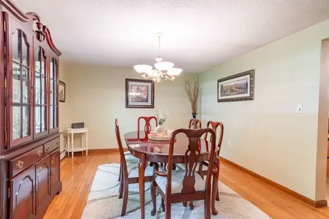 30 Raintree Drive Londonderry NH 03053