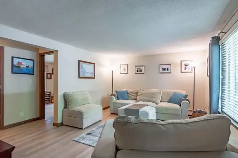 30 Raintree Drive Londonderry NH 03053
