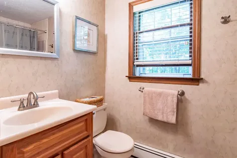 30 Raintree Drive Londonderry NH 03053