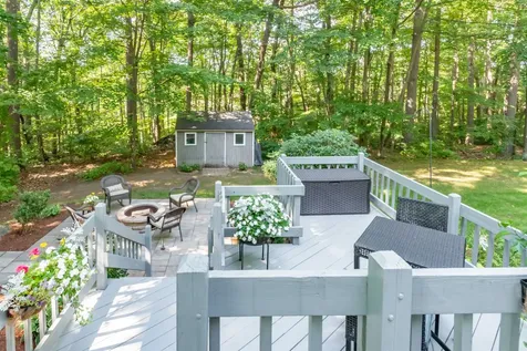 30 Raintree Drive Londonderry NH 03053