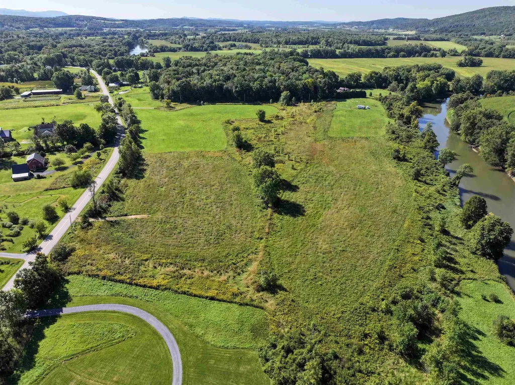 3319 Quaker Village Road Weybridge VT 05753