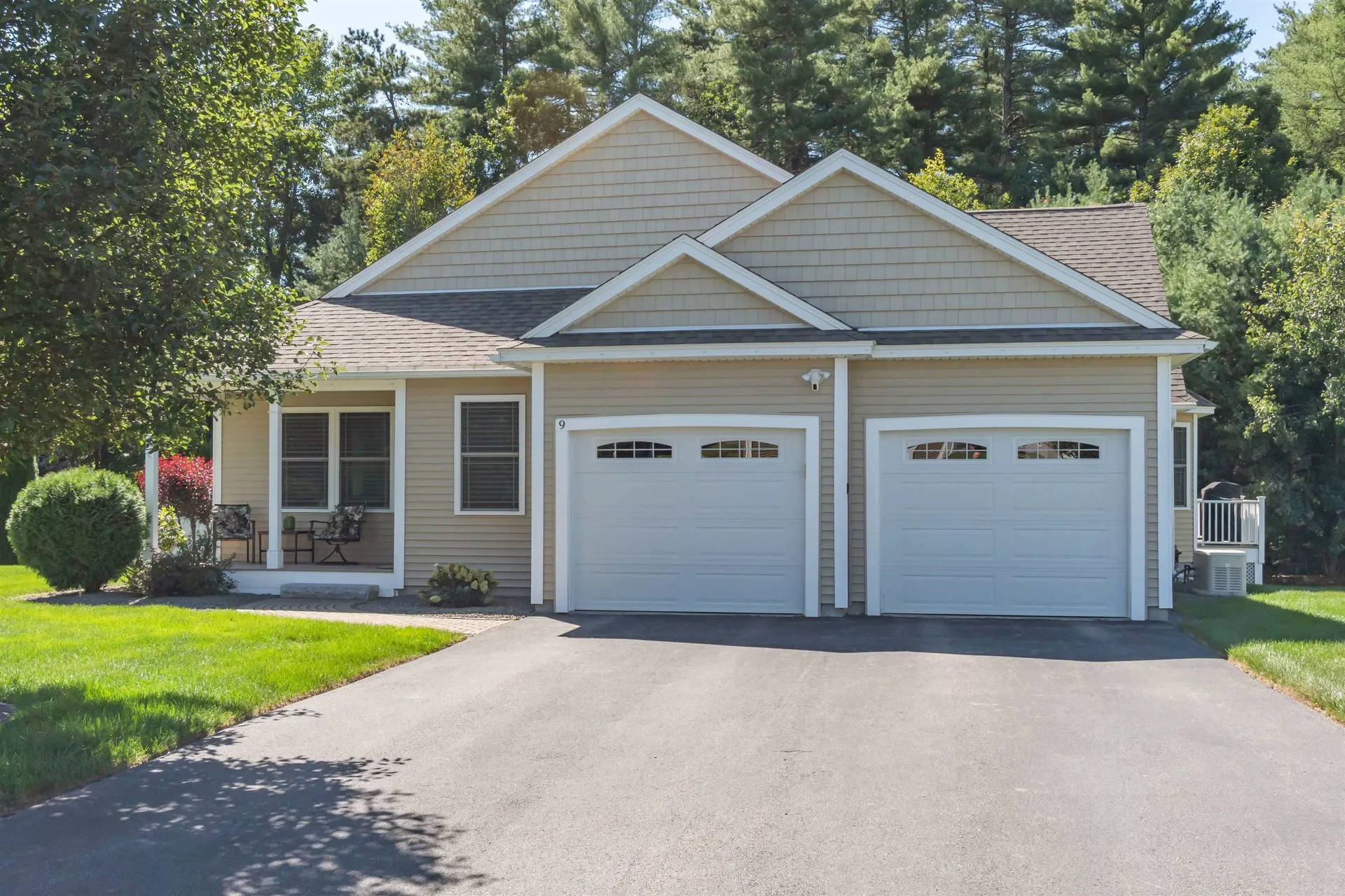 9 Pilgrim Circle Nashua NH 03063