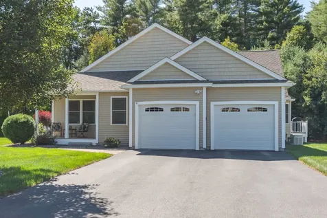 9 Pilgrim Circle Nashua NH 03063