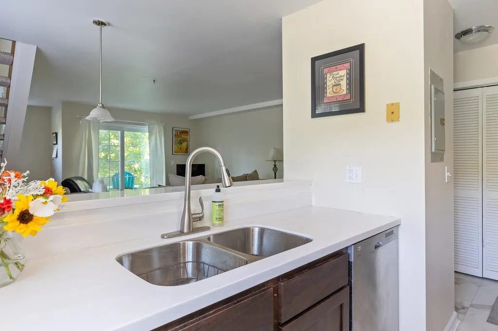 15 Hildred Drive Burlington VT 05401