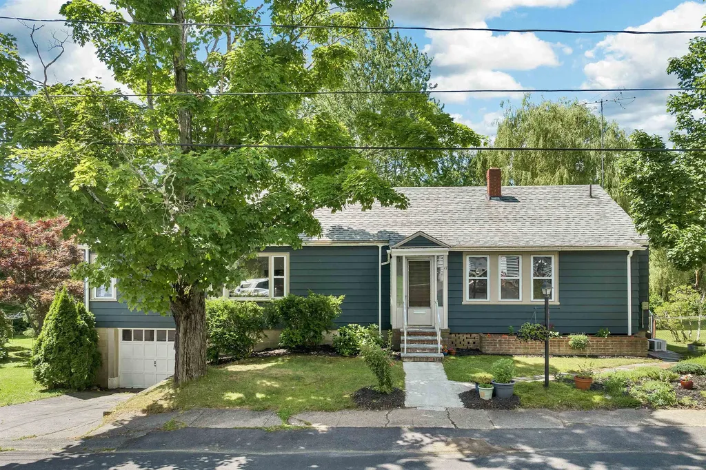 17 Stover Court Amesbury MA 01913