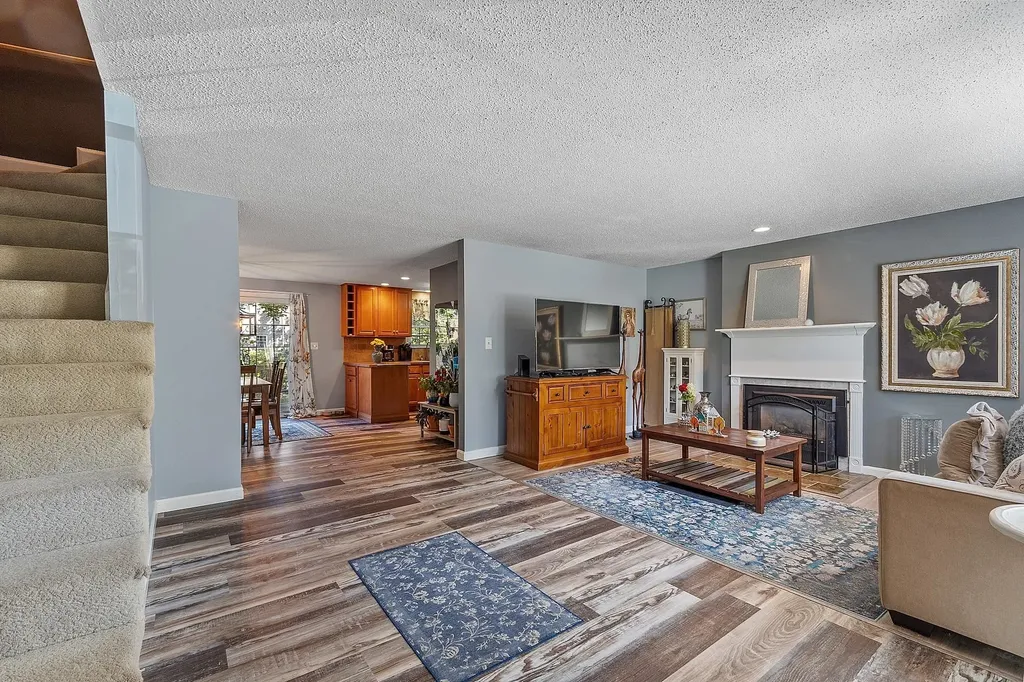 122 Fieldstone Drive Londonderry NH 03053