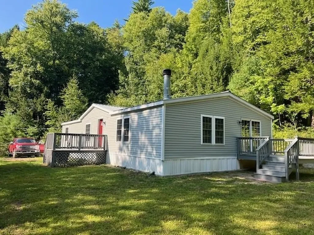 19 Hillside Street Hillsborough NH 03244