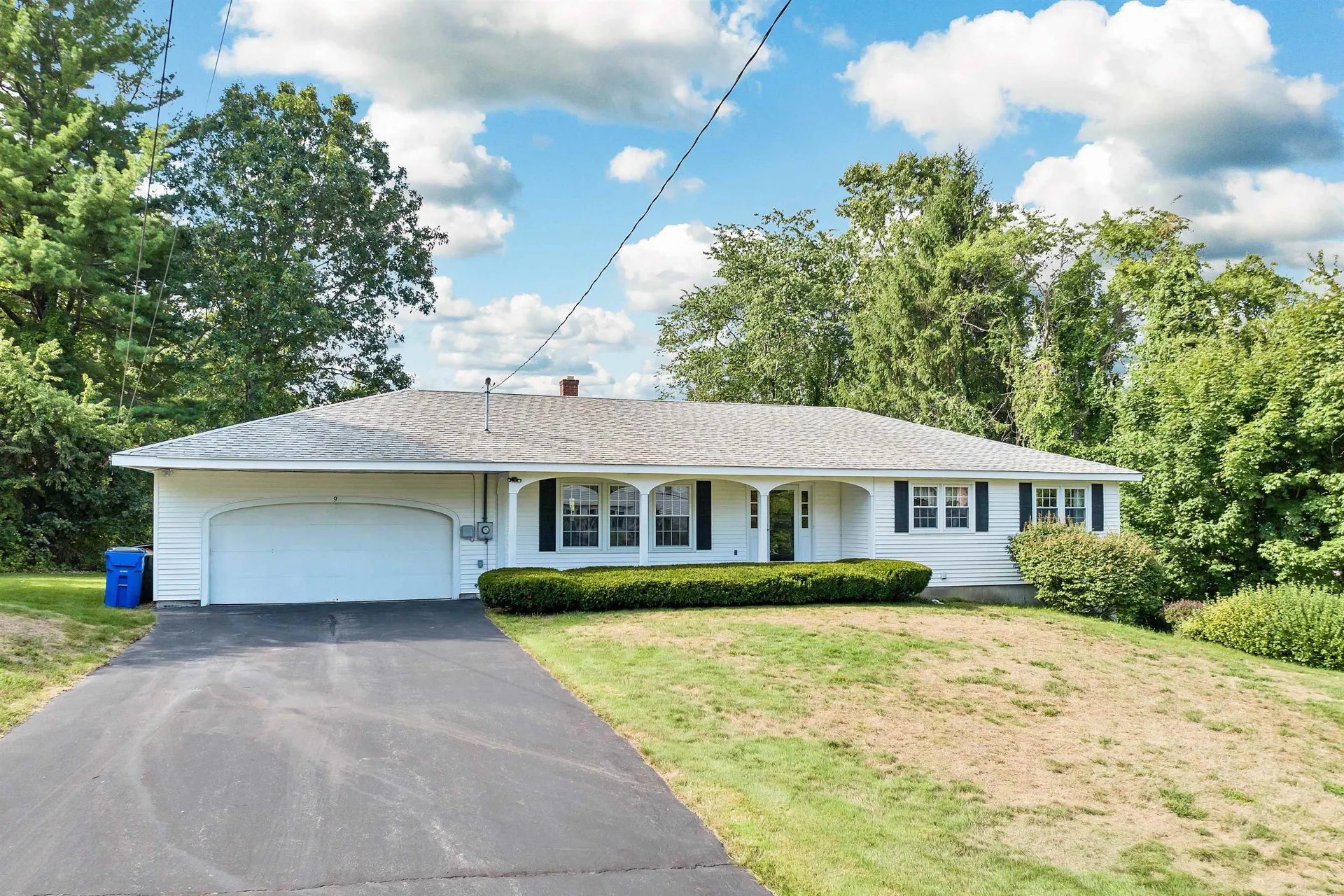 9 Berkshire Lane Londonderry NH 03053