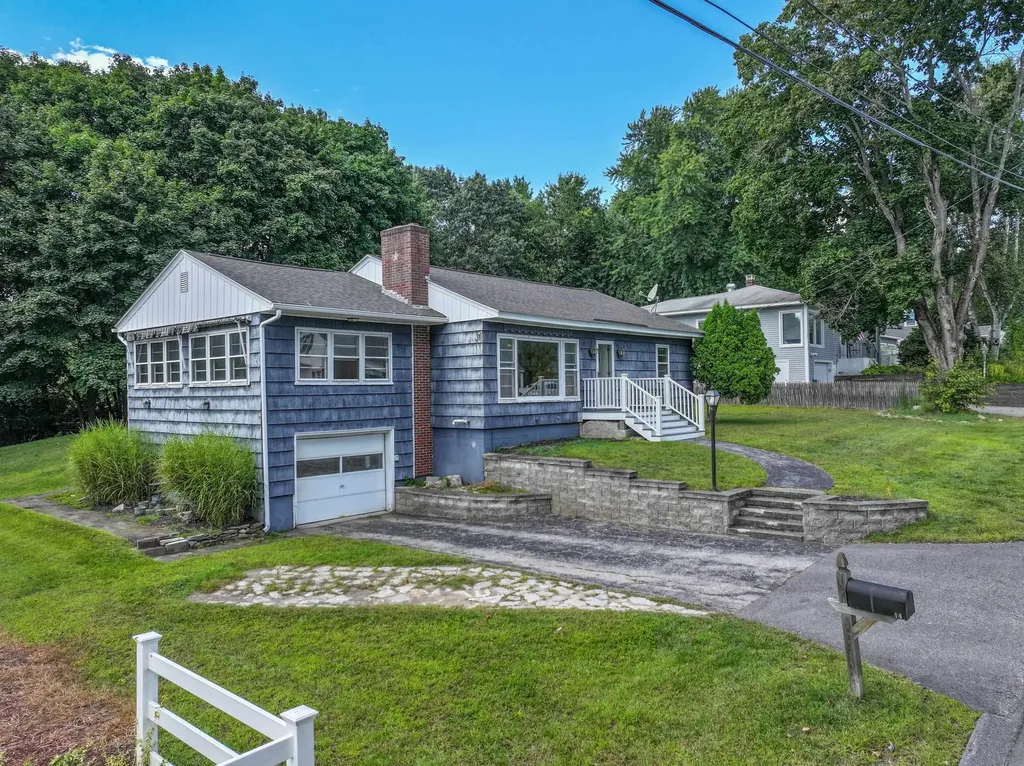14 Savoie Street Bedford NH 03110