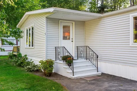 3 Zealand Park Seabrook NH 03874