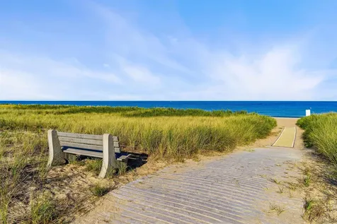 3 Zealand Park Seabrook NH 03874
