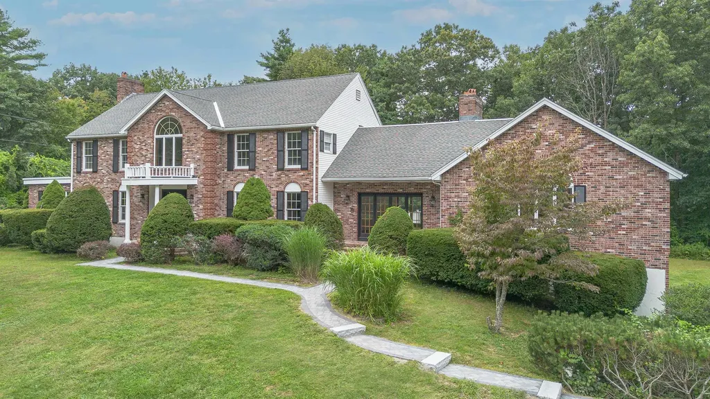 40 Spring Brook Drive Hampstead NH 03841