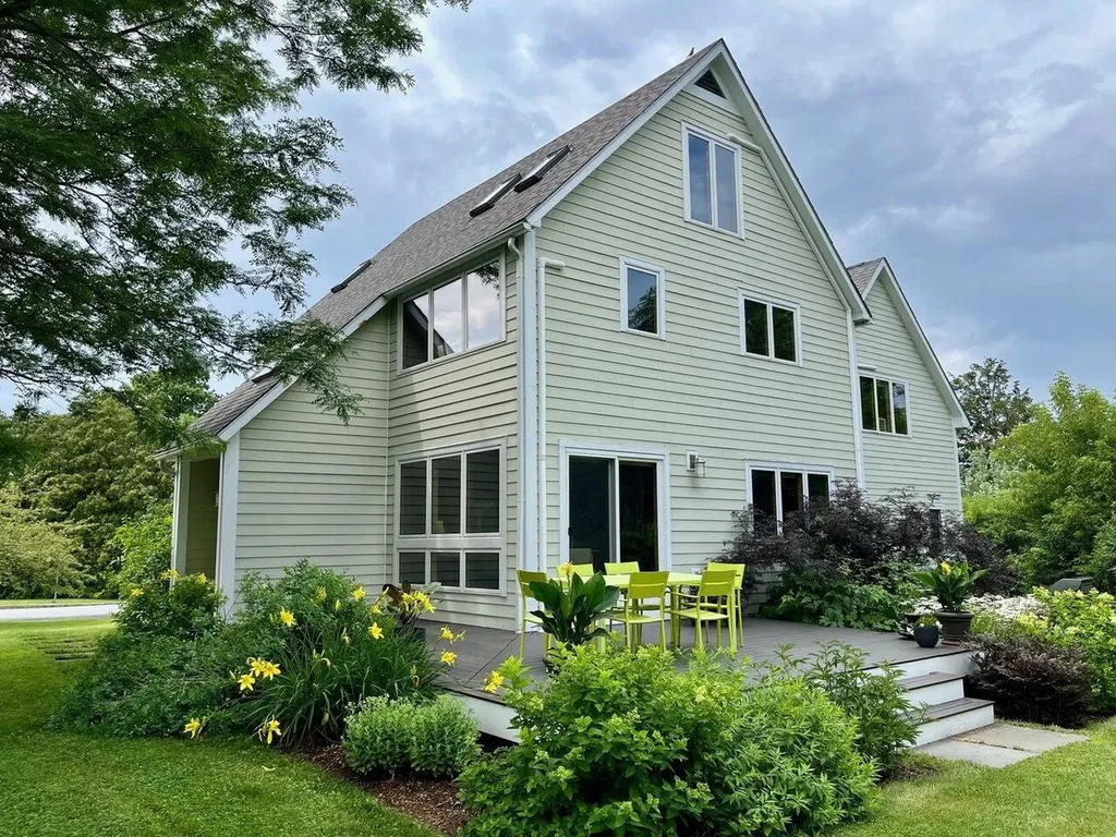 11 Bayfield Drive Shelburne VT 05482