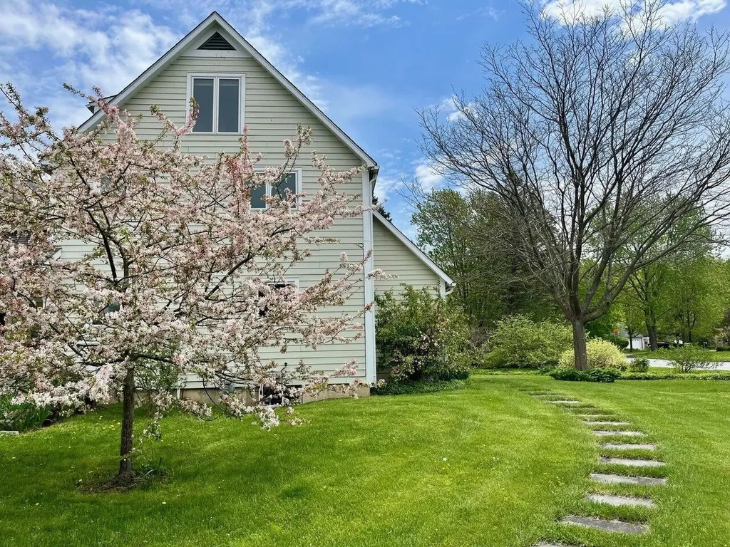 11 Bayfield Drive Shelburne VT 05482