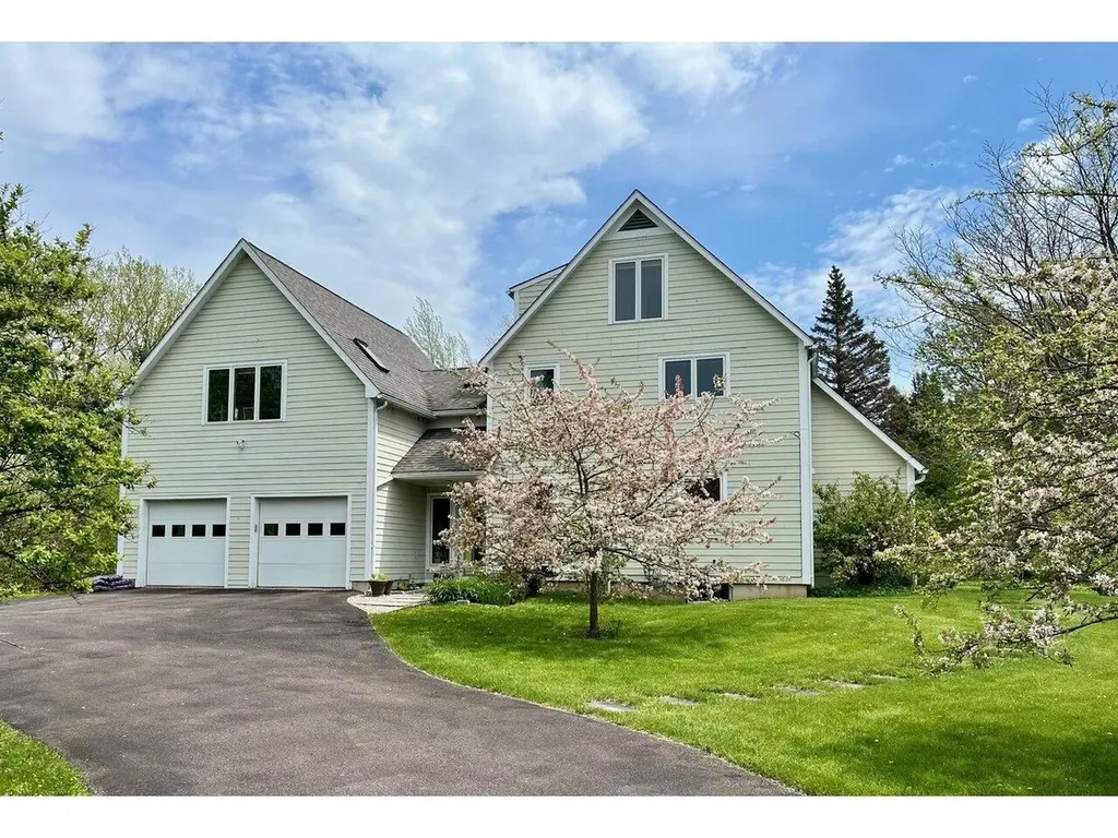 11 Bayfield Drive Shelburne VT 05482