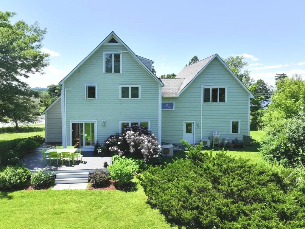 11 Bayfield Drive Shelburne VT 05482