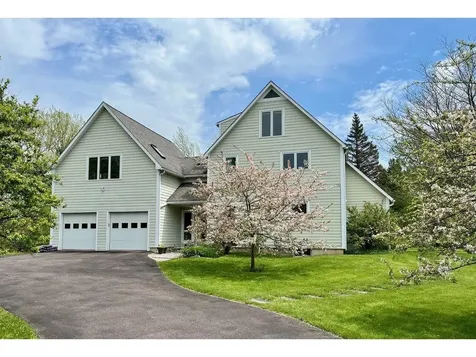 11 Bayfield Drive Shelburne VT 05482