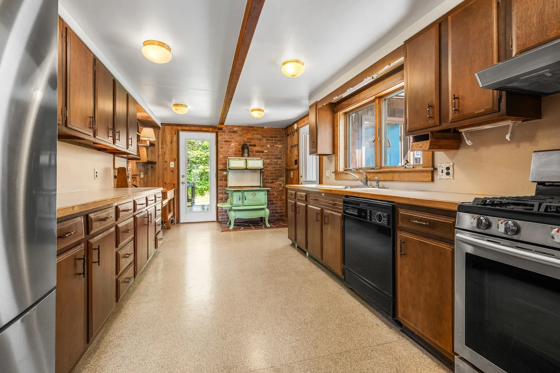 388 Center Of Town Road Hartford VT 05001