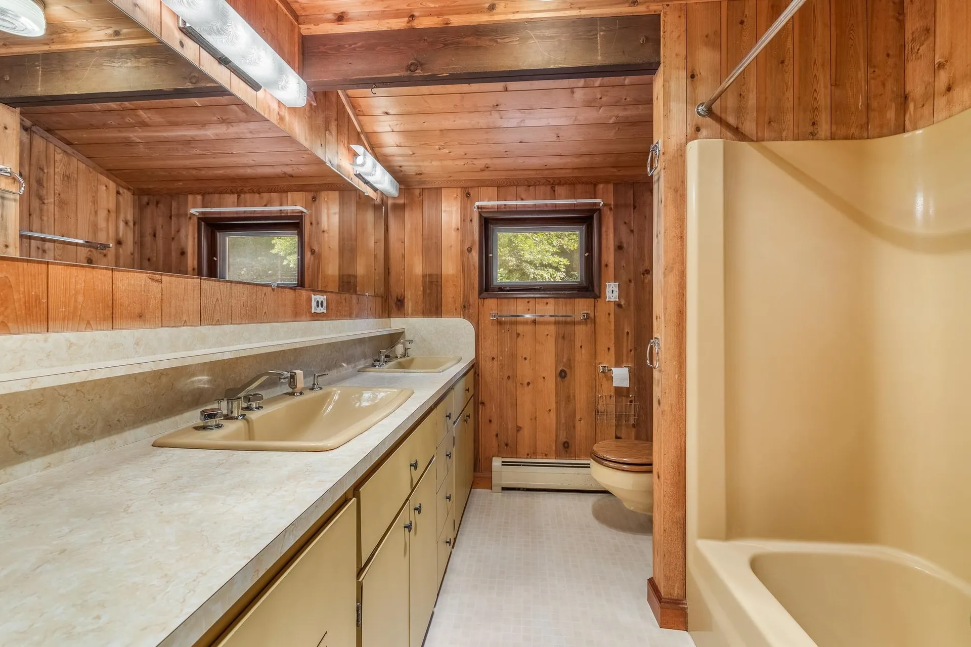 388 Center Of Town Road Hartford VT 05001