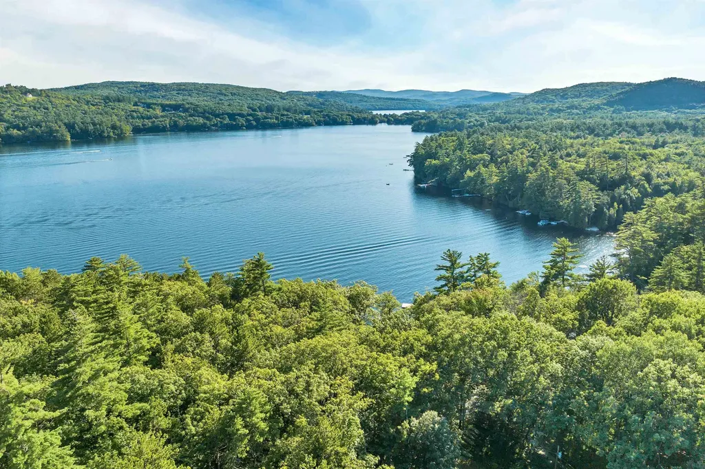 384 New Hampshire Route 113 Holderness NH 03245