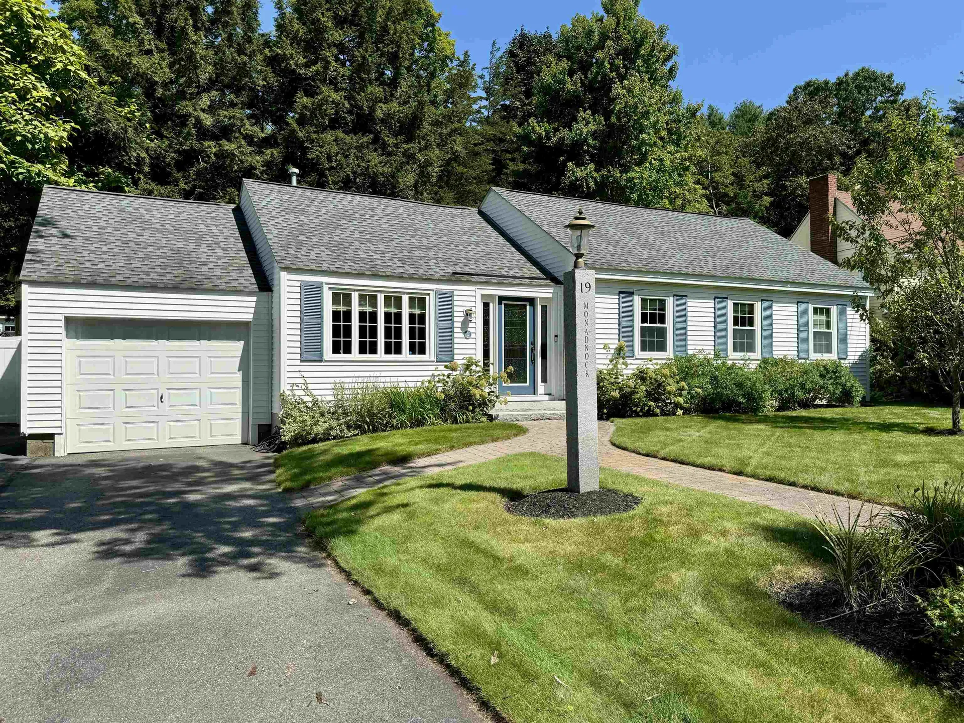 19 Monadnock Street Nashua NH 03064