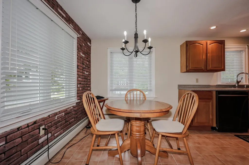 381 Blucher Street Manchester NH 03102