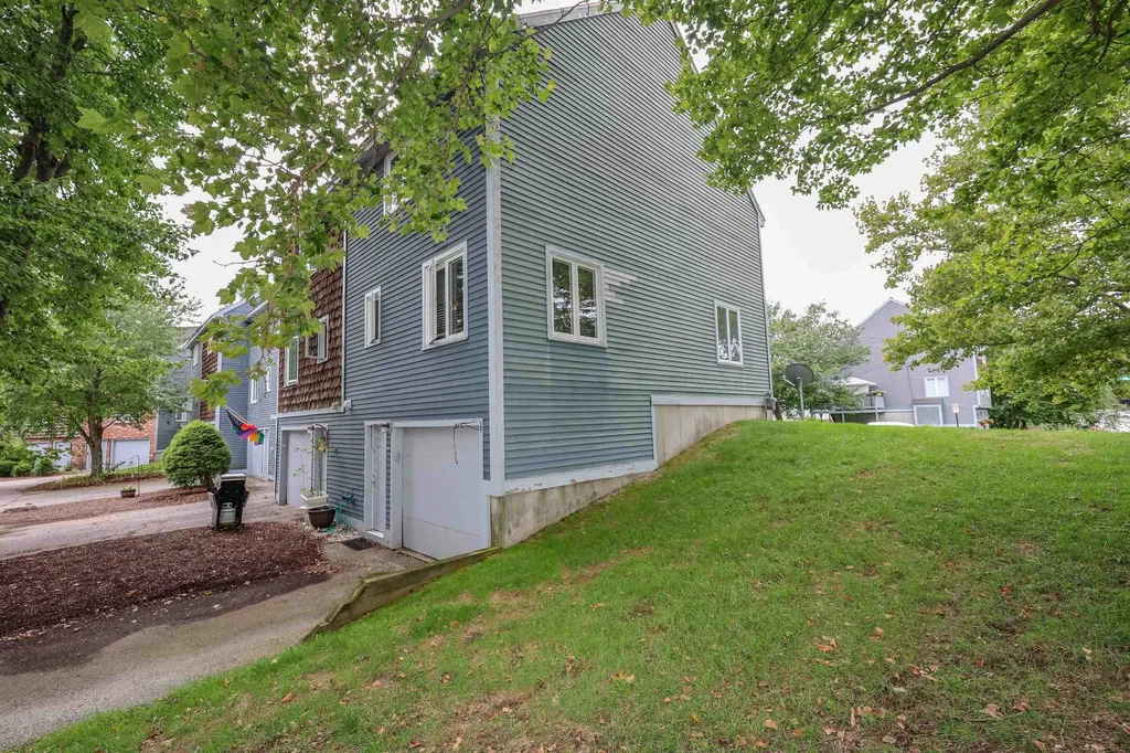 381 Blucher Street Manchester NH 03102