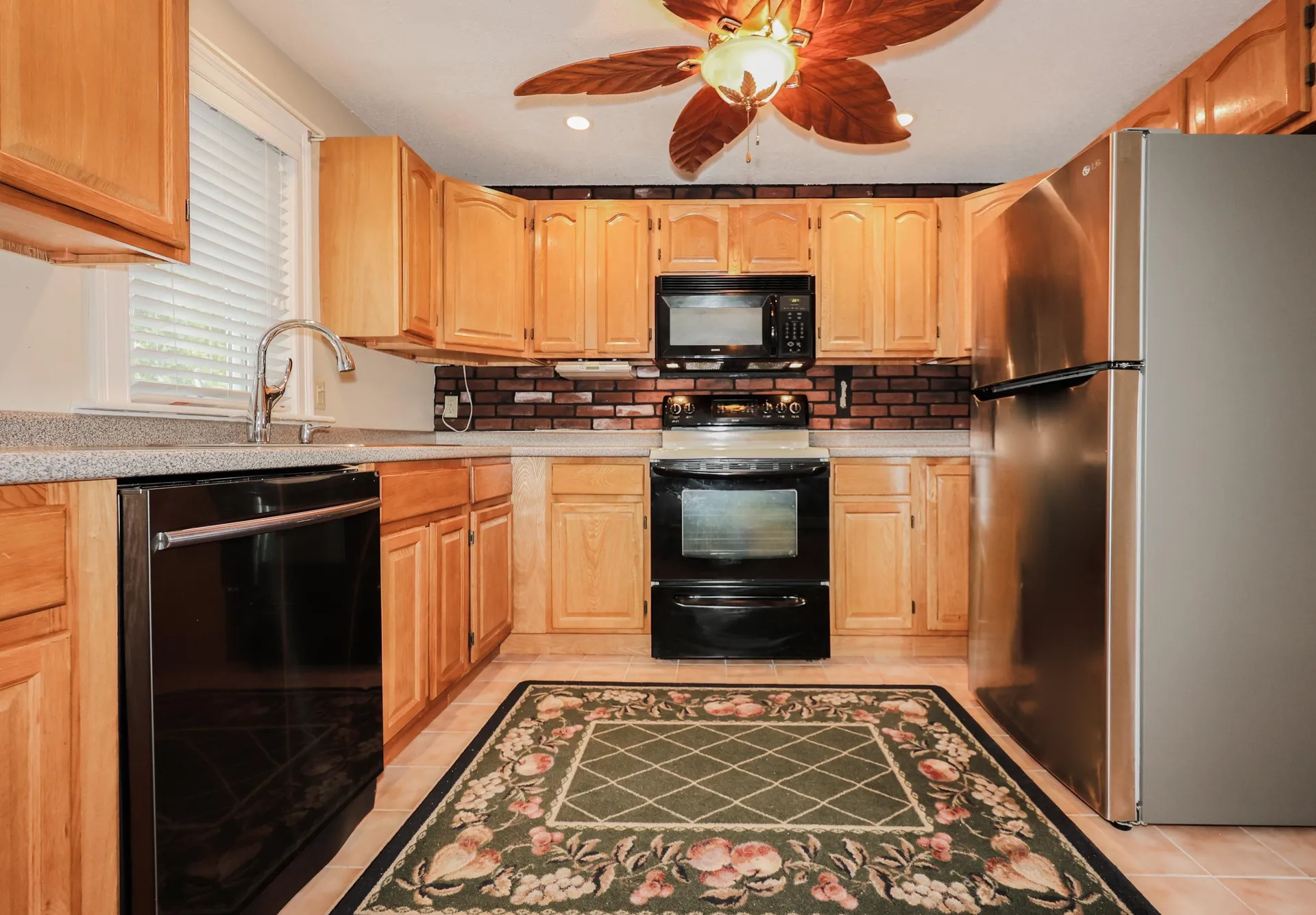 381 Blucher Street Manchester NH 03102