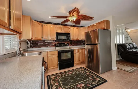 381 Blucher Street Manchester NH 03102