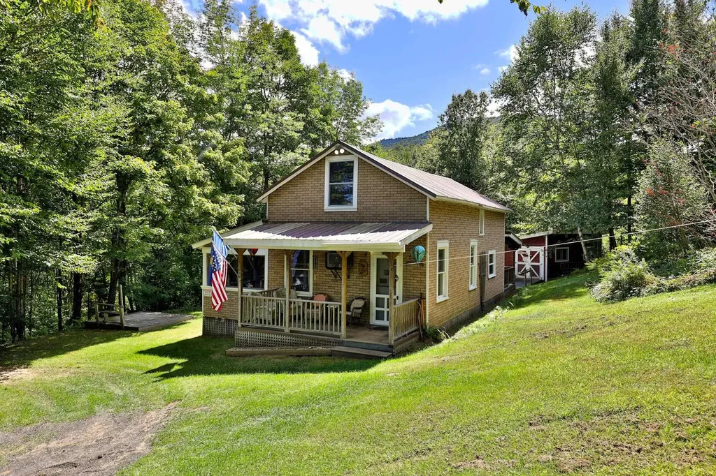 1087 Route 100 Pittsfield VT 05762