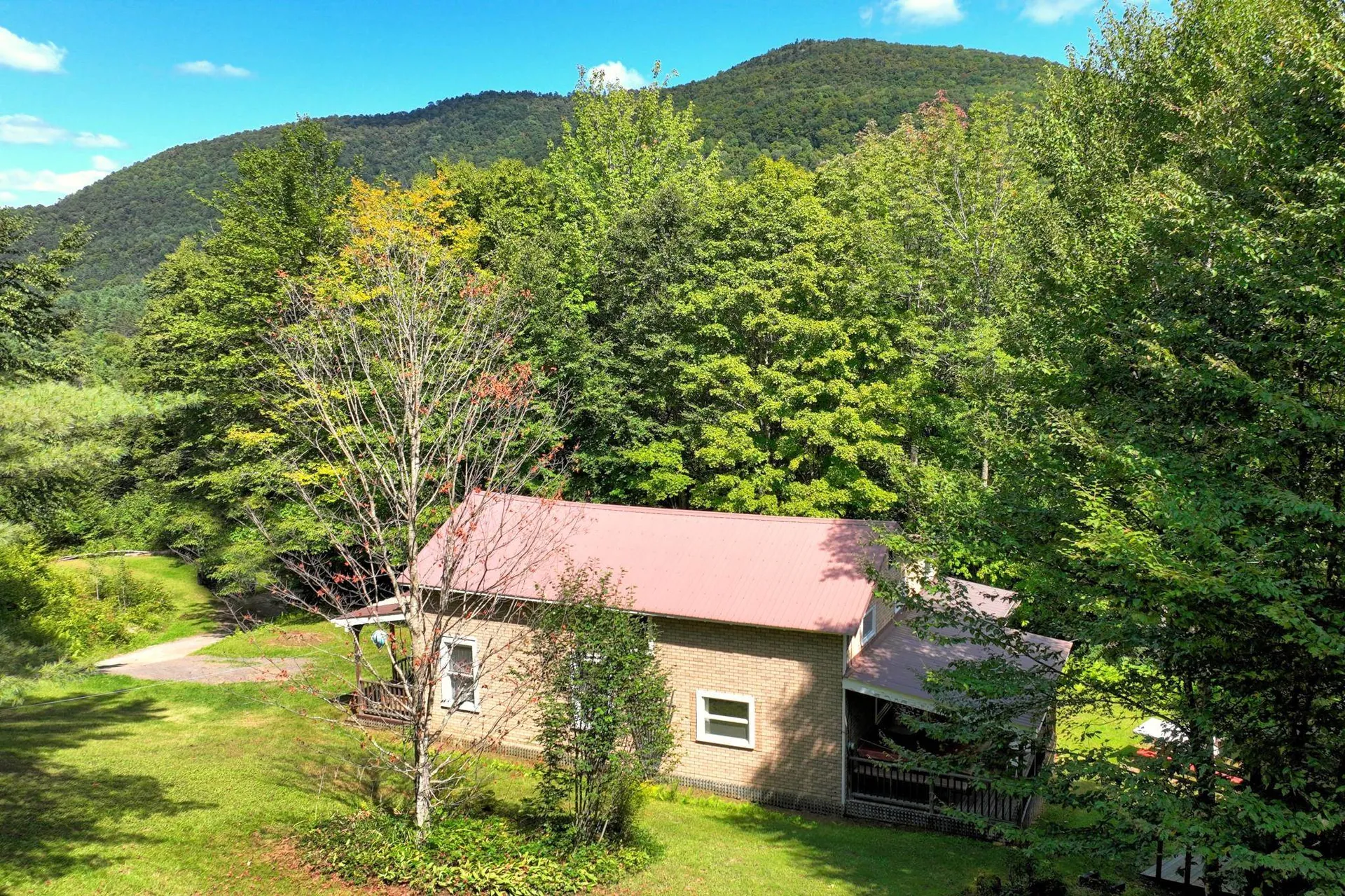 1087 Route 100 Pittsfield VT 05762