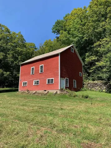 433 Freeman Road Pomfret VT 05053