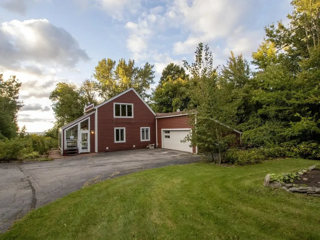 695 Oak Knoll Road Williston VT 05495