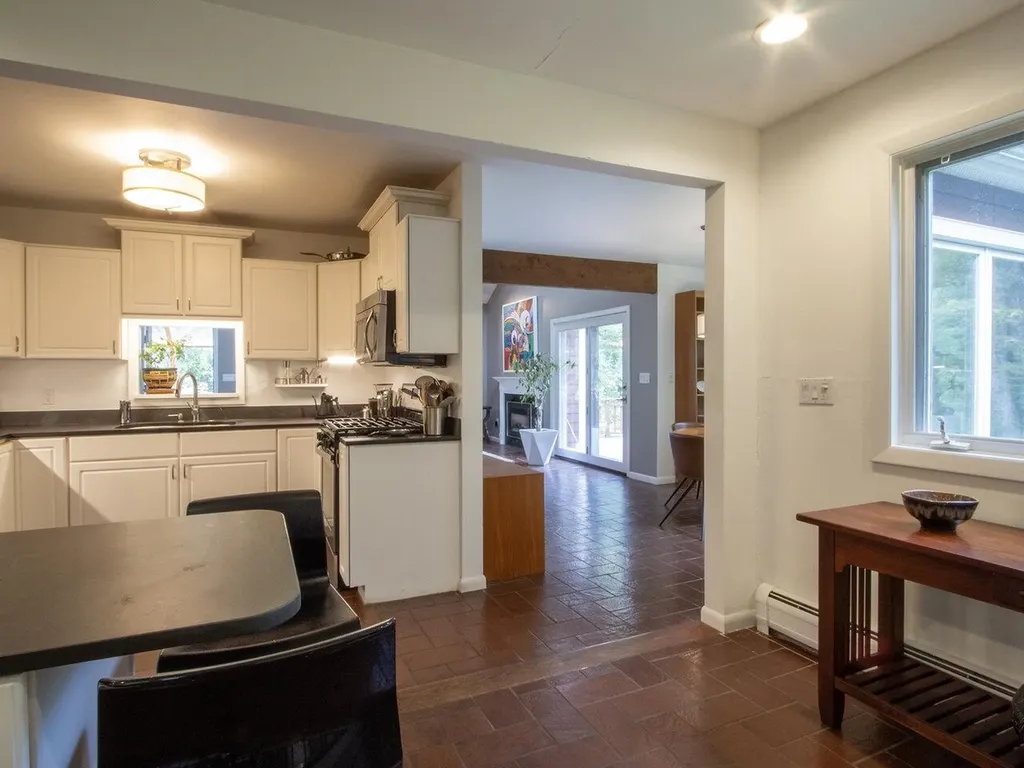 695 Oak Knoll Road Williston VT 05495